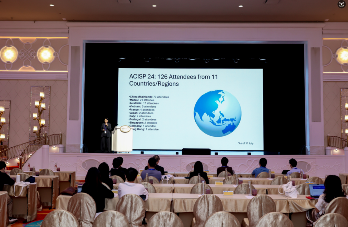 Plenary hall photo 2