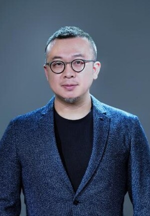 由振偉